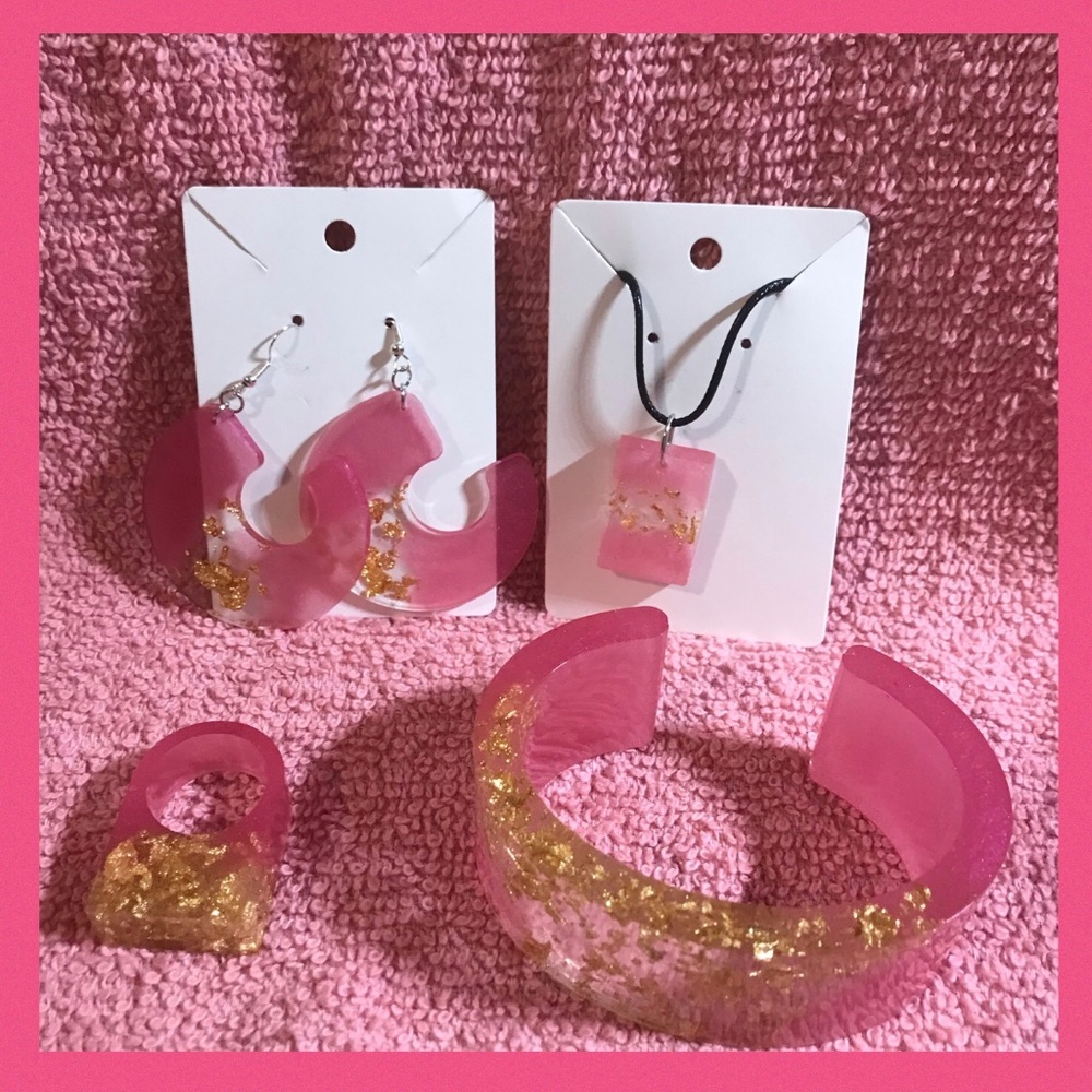 Sets de joyerías hechos en resina.